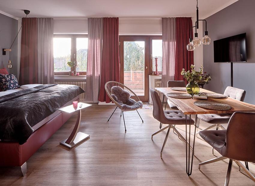Katarinas House Mit 2 Stilvoll, Gemuetlich & Zentral Boxspringbett, Parkplatz, Balkon Oder Garten Moers